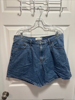 Abercombie & Fitch The Loose High Rise Shorts